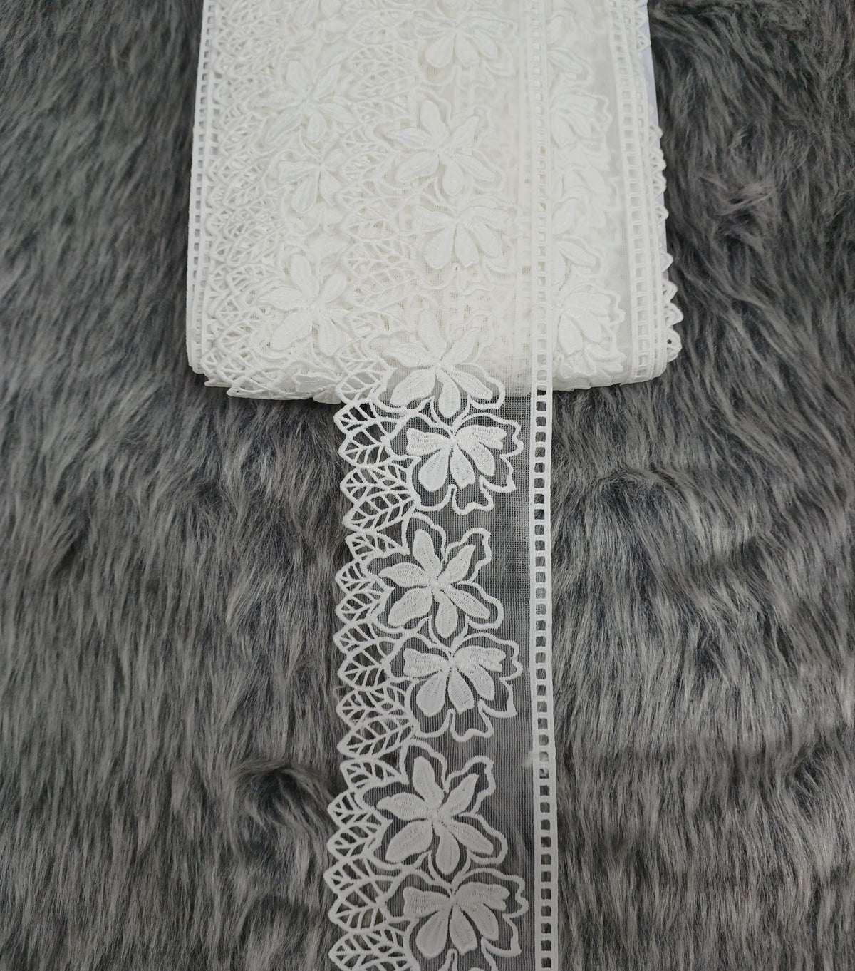 Net base flower design white cotton lace - LH C7